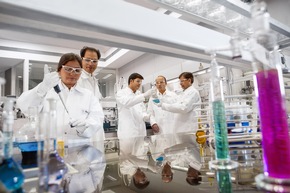BASF bietet honorarfreies Fotomaterial für Journalisten in der Bilddatenbank der Deutschen Presse-Agentur (dpa) zum Zwischenbericht 3. Quartal 2014 (FOTO)