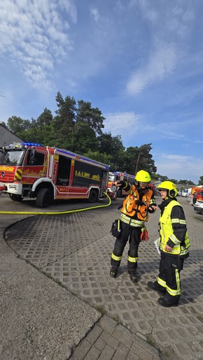Feuerwehr MTK: Ausbildung unter Realbedingungen: Intensives Übungswochenende auf Europas größtem Übungszentrum