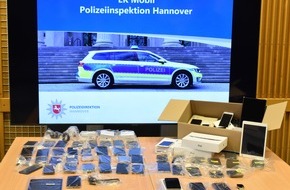 Polizeidirektion Hannover: POL-H: Ermittlungserfolg der Polizei Hannover und Staatsanwaltschaft Hildesheim - Beschlagnahme von Diebesgut und Falschgeld
