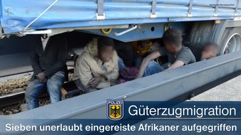 Bundespolizeidirektion München: Bundespolizeidirektion München: Unerlaubte Einreisen auf Güterzügen - In zwei Fällen sieben Afrikaner aufgegriffen