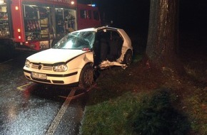 Freiwillige Feuerwehr der Stadt Goch: FF Goch: Verkehrsunfall: Autofahrer in Fahrzeug eingeklemmt