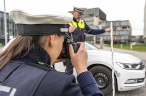 Polizei Mettmann: POL-ME: Verkehrsunfallfluchten aus dem Kreisgebiet - Erkrath / Monheim am Rhein - 2302045