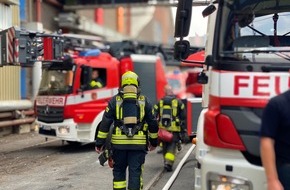 Feuerwehr Neuss: FW-NE: Brand eines Wohnwagens | Kurzfristig starke Rauchentwicklung