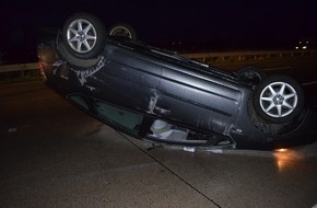 Polizeiinspektion Hildesheim: POL-HI: Verkehrsunfall auf der A 7 bei Hildesheim mit zwei verletzten Personen