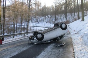 Polizeipräsidium Westpfalz: POL-PPWP: Glatte Fahrbahn