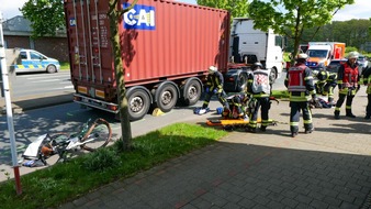 Feuerwehr Dortmund: FW-DO: Schwerer Verkehrsunfall in Eving