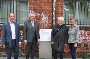 Universität Kassel: Weg der Erinnerung am Campus Holländischer Platz nach Instandsetzung neu eingeweiht