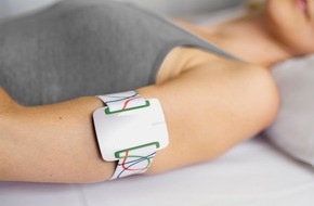 LivAssured B.V.: NightWatch: Neues Wearable lässt Epilepsiepatienten und Angehörige beruhigt schlafen / Zuverlässige Anfallserkennung bei Epilepsie kann Todesfälle vermeiden