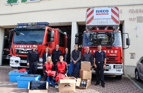 Freiwillige Feuerwehr Stockach: FW Stockach: Übergabe von Wechselkleidung an die Feuerwehr