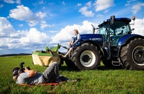 Kabel Eins: Die "Trecker Babes" bekommen ein digitales Spin-Off und pflügen ab 20. September 2020 auf KabelEins.de.