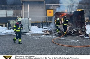 Feuerwehr München: FW-M: Papierpresse in Brand (Untermenzing)