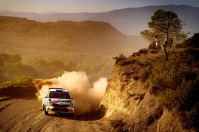 Akropolis-Rallye Griechenland: doppelter WRC2-Sieg für SKODA Fahrer Emil Lindholm