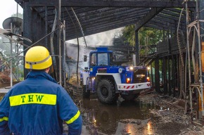 FW-CW: Rohbau einer Zimmerei völlig niedergebrannt.