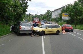 Polizeipräsidium Westpfalz: POL-PPWP: Verkehrsunfall mit vier Verletzten