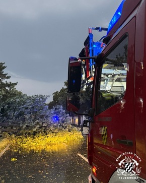 FW Neukirchen-Vluyn: Nach Hitzewelle: Gewitterfront l&ouml;st Vollalarm bei der Feuerwehr Neukirchen-Vluyn aus