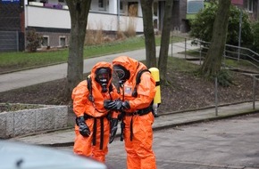 Feuerwehr Essen: FW-E: Epoxidharz sorgt für umfangreichen Einsatz der Feuerwehr- keine Verletzten