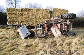 Polizeiinspektion Hildesheim: POL-HI: Verkehrsunfall B 240 - Landwirtschaftlicher Zug auf Gefällstrecke verunfallt