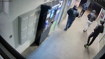 Polizeiinspektion G&ouml;ttingen: POL-G&Ouml;: (76/2026) Versuchter Einbruch in Duderst&auml;dter Optikergesch&auml;ft - Polizei ver&ouml;ffentlicht T&auml;terbilder und bittet um Hinweise zu mutma&szlig;lich &uuml;berregional agierender T&auml;tergruppe