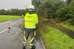 Freiwillige Feuerwehr Hünxe: FW Hünxe: Glimpflicher Verlauf des Unwetters in Hünxe