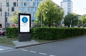 Wall GmbH: Gefahrenwarnung in Freiburg: Digitale Stadtinformationsanlagen an Verkehrsknotenpunkten warnen die Bevölkerung schnell im Katastrophenfall