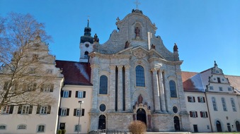 SWR - Südwestrundfunk: "SWR Extra: Nach dem Zugunglück bei Riedlingen - Der Gedenkgottesdienst" morgen live im SWR