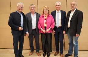 ABDA - Bundesvereinigung Deutscher Apothekerverb&auml;nde e. V.: Dr. Hans-Peter Hubmann als DAPI-Vorstandsvorsitzender best&auml;tigt