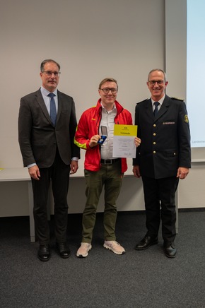 FW Stuttgart: Ehrung für den Einsatz beim Unwetter 2024 - Bevölkerungsschutz-Ehrenmedaille des Landes Baden-Württemberg verliehen
