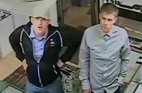 Polizei Düsseldorf: POL-D: Nach brutalem Überfall auf Juwelier - Wer kennt die Täter? - Polizei fahndet mit Foto nach den flüchtigen Räubern - Bild als Anhang beigefügt