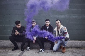 Universal International Division: FALL OUT BOY kündigen neues Album "M A  N   I    A" an + Neue Single + Video "Young And Menace"