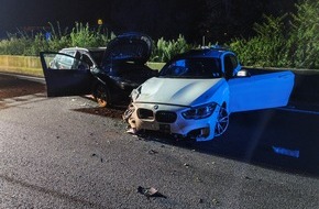 Feuerwehr Mülheim an der Ruhr: FW-MH: Unfall auf der A40 - Vier verletzte Personen