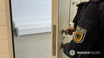 Bundespolizeidirektion München: Bundespolizeidirektion München: Aggressiver Ladendieb greift Bundespolizisten mit Glasflasche an