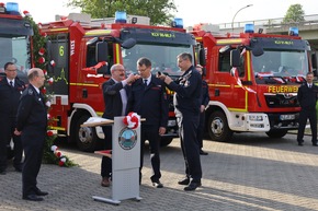 FW-KLE: Bürgermeister Gebing übergibt sechs Fahrzeuge an ihre neuen Standorte bei der Feuerwehr Kleve