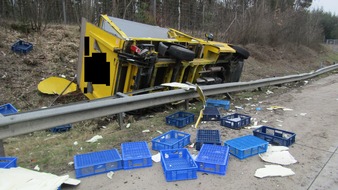 Polizeidirektion Kaiserslautern: POL-PDKL: A6/Wattenheim, Kleintransporter kippt um, eine Person schwerverletzt