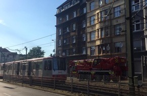 Feuerwehr Dortmund: FW-DO: 06.08.2020 - Verkehrsunfall in der Nordstadt Mann wird von Stadtbahn erfasst und schwer verletzt