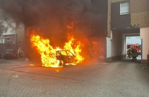Feuerwehr Oberhausen: FW-OB: Brennender Pkw im Knappenviertel