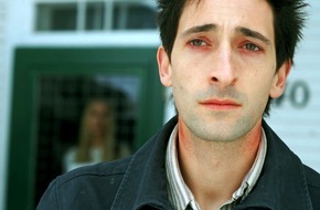 sixx: Wahnsinns-Trip: Keira Knightley und Adrien Brody in "The Jacket" auf sixx (BILD)