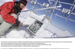Schweizerischer Nationalfonds / Fonds national suisse: FNS: Image du mois février 2006: LÂéchange dÂénergie entre  lÂatmosphère et la neige influence le danger dÂavalanches et la  fonte des glaciers