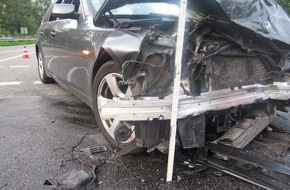 Polizei Mettmann: POL-ME: Schwerer Verkehrsunfall an der Autobahnausfahrt - Velbert - 2107107