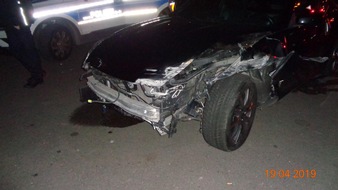 Polizeidirektion Kaiserslautern: POL-PDKL: Sportwagenfahrer flüchtet nach Verkehrsunfall