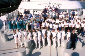 Hapag-Lloyd Cruises: Happy Birthday, COLUMBUS / Seit fünf Jahren reist das beliebte
Hapag-Lloyd Kreuzfahrtschiff um die Welt