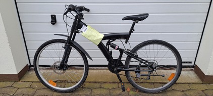 POL-NI: Polizei Rinteln sucht Eigentümer von vier Fahrrädern und zwei Handtaschen