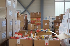 Schweizerisches Rotes Kreuz Kanton Zürich: Medieneinladung: An Ostern verteilt das Schweizerische Rote Kreuz (SRK) Kanton Zürich 14 Tonnen Weihnachtsgeschenke (BILD)