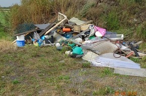 Polizeidirektion Bad Segeberg: POL-SE: Raa-Besenbek - Umweltsünder entsorgen Abfälle aus Haushaltsauflösung - Polizei sucht Zeugen