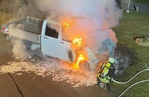 Polizeiinspektion Celle: POL-CE: Müden/Örtze - Transporter gerät während der Fahrt in Brand
