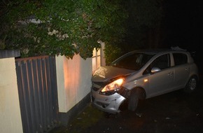 Polizei Mönchengladbach: POL-MG: Mit gestohlenem PKW Verkehrsunfall verursacht