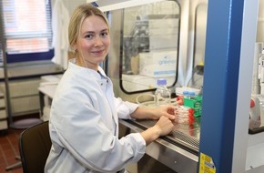 Hochschule Bremerhaven: Bremerhavener Studentin Linda Meißner lässt Fischzellen im Labor wachsen