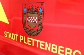 Feuerwehr Plettenberg: FW-PL: OT-Bremcke. Rauchentwicklung in Werkzeugbau löst Brandmeldeanlage aus.