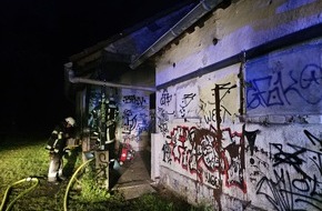 Feuerwehr der Stadt Arnsberg: FW-AR: Gebäudebrand im Pfadfinderheim Arnsberg