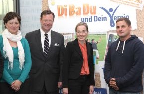 ING Deutschland: Deutschlands größte Vereinsaktion geht in die 2. Runde:
ING-DiBa spendet 1 Mio. Euro für 1.000 Vereine
