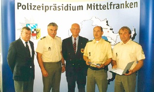 Polizeipräsidium Mittelfranken: POL-MFR: (1272) Zwei Polizisten erhielten Wasserrettungspreis